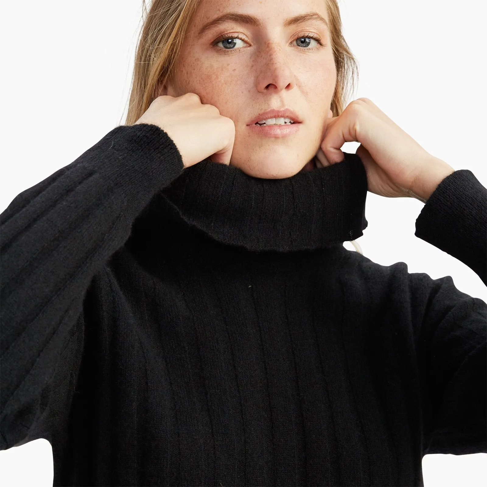 Cashmere Relaxed Ribbed Turtleneck