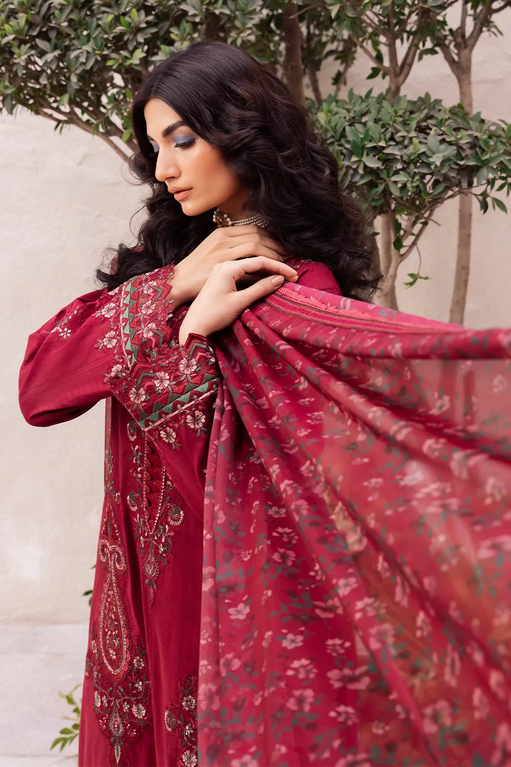 Iznik Dahlia Lawn Collection – DL-01 Embroidered Lawn