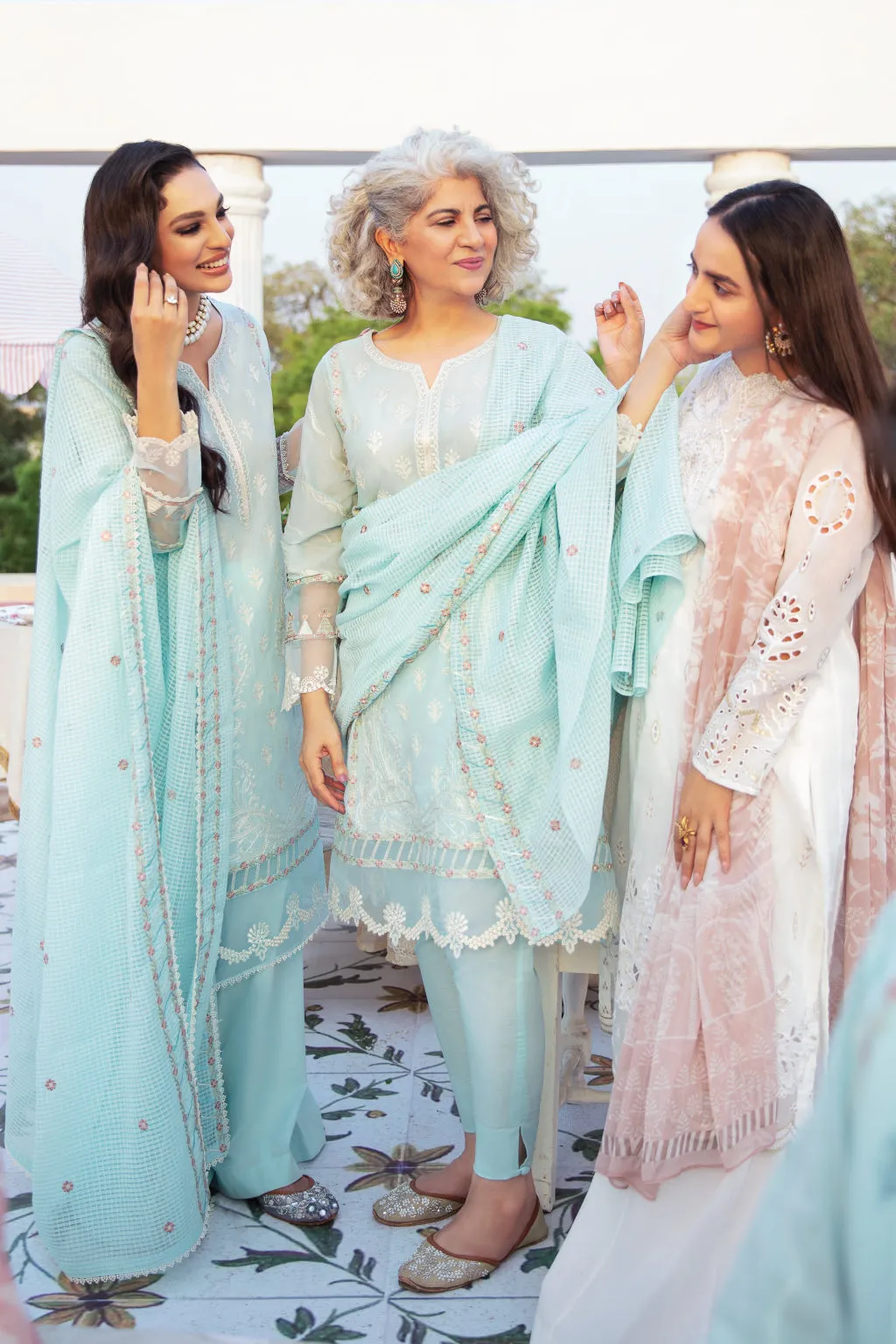 IZNiK Mizaj Festive Eid Lawn Collection  – ML-05 Aiza