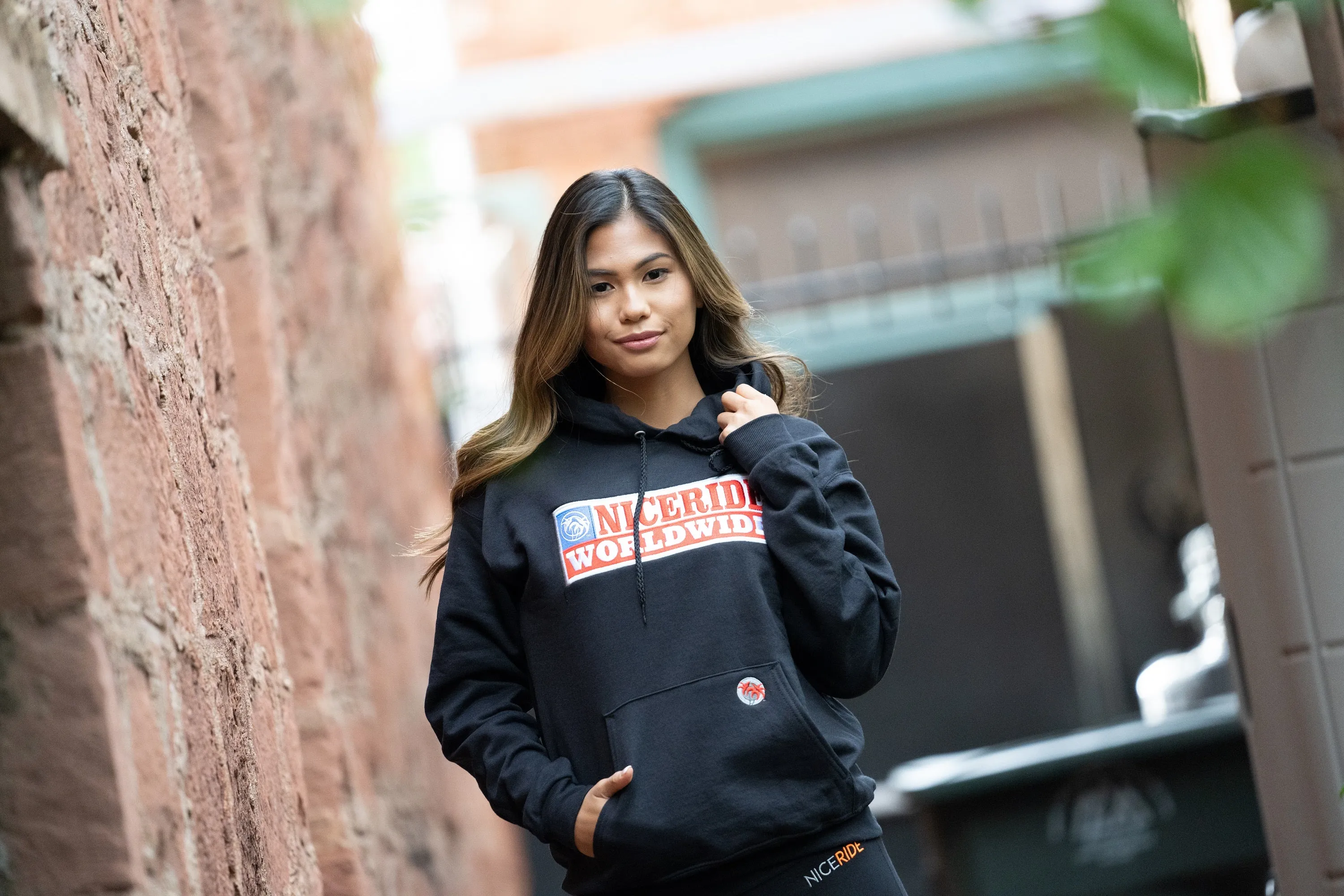 "Nashville" Black Pullover Hoodie For Men And Women